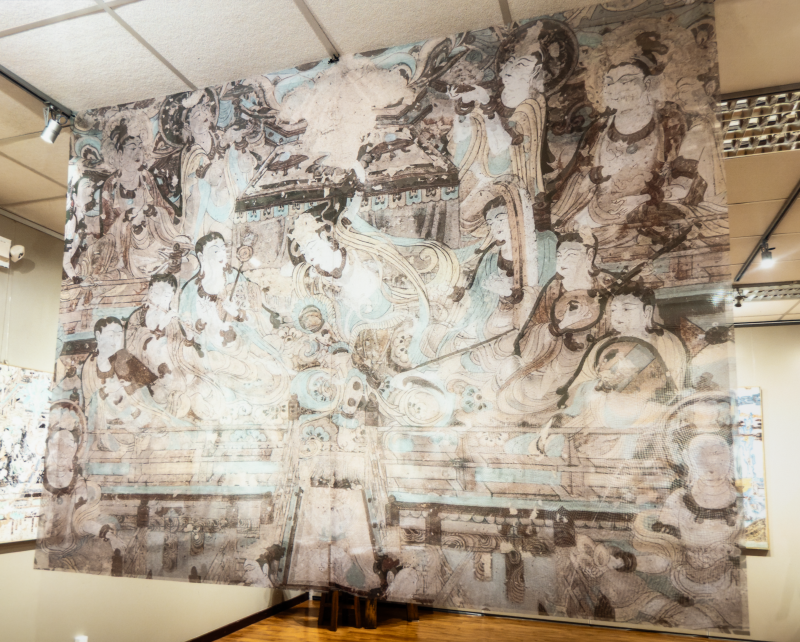 Dunhuang Culture in New Zealand Silk Dual-Layer Fabric Display
